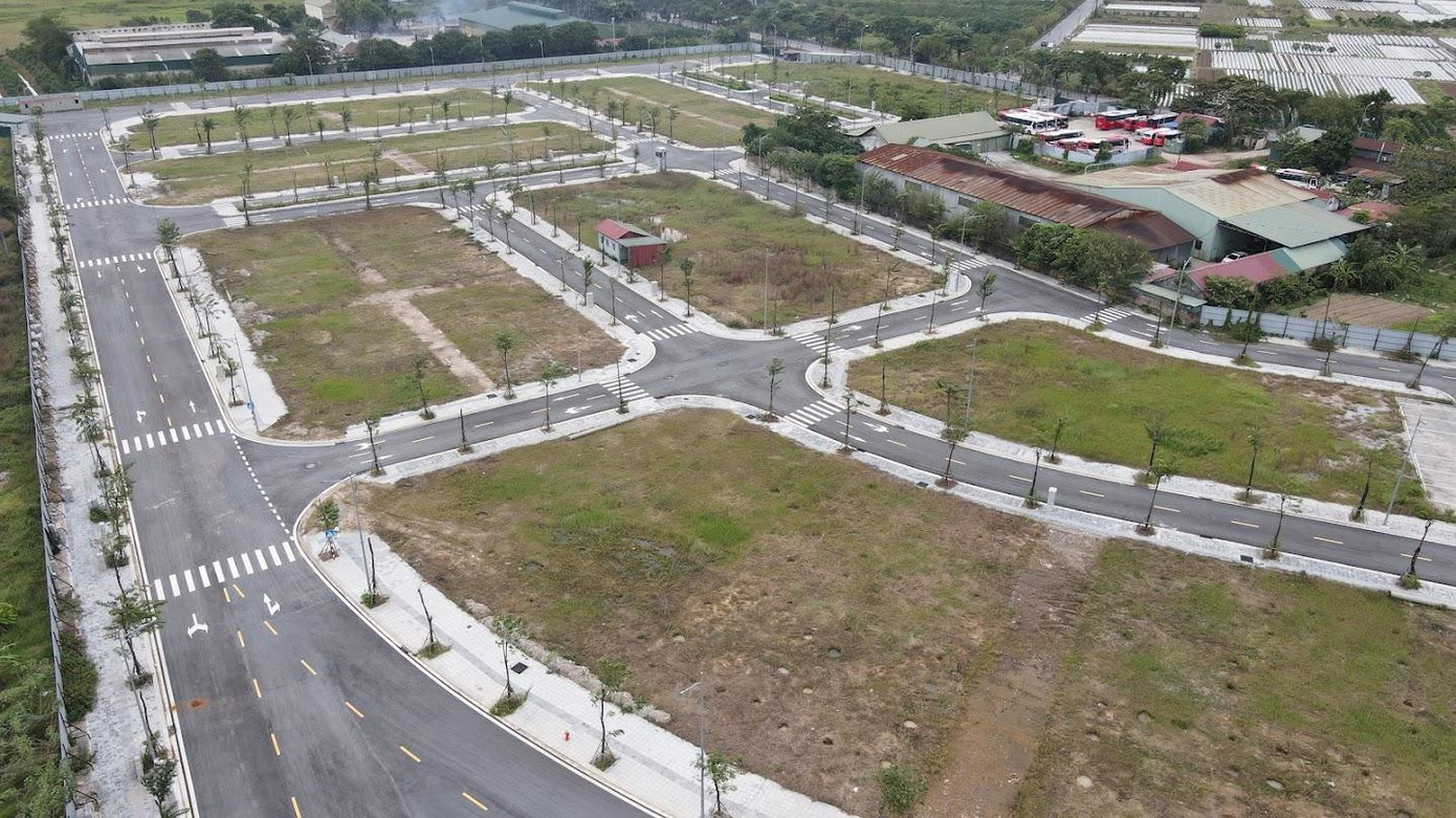 Tại dự thảo Luật Đất đai (sửa đổi) quy định cụ thể 11 trường hợp áp dụng bảng giá đất hàng năm. Tại dự thảo Luật Đất đai (sửa đổi) quy định cụ thể 11 trường hợp áp dụng bảng giá đất hàng năm.