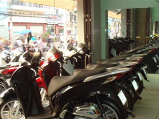 Cửa hàng ông Long, chuyên mua bán các đời xe SH đã qua sử dụng tại TP.HCM. Ảnh: Công Hà