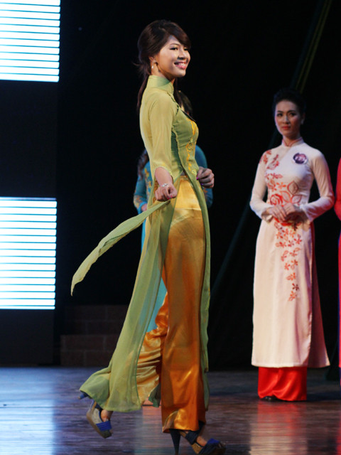 Phần thi áo dài. Phần thi áo dài