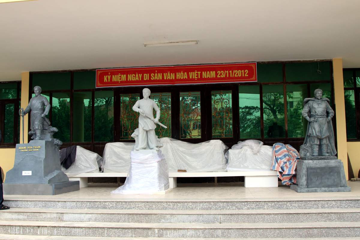 Ba tác phẩm tượng đài Hoàng Hoa Thám trưng cầu ý dân