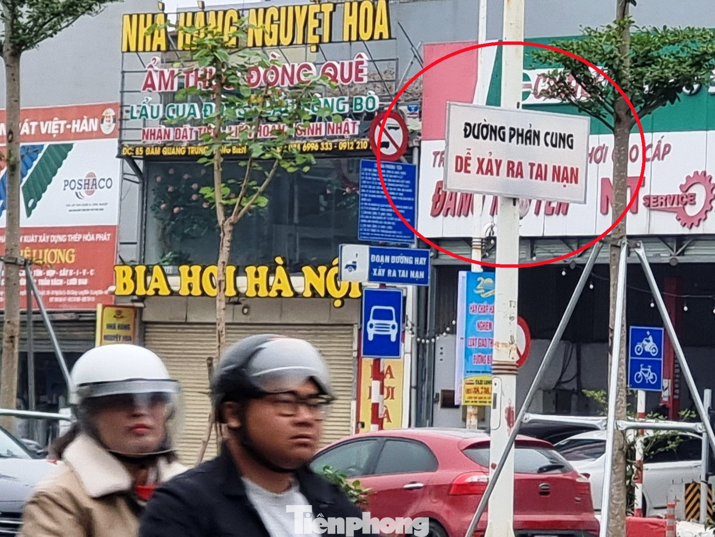 Tấm biển tự phát gây chú ý trong những ngày qua