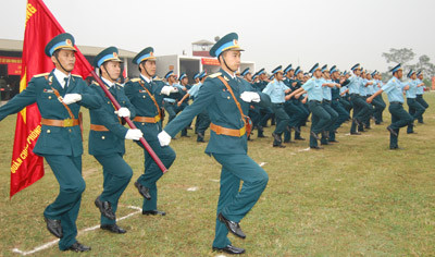 Các kíp chiến đấu Phân đội hoả lực tên lửa phòng không tham gia hội thao duyệt đội ngũ. Các kíp chiến đấu Phân đội hoả lực tên lửa phòng không tham gia hội thao duyệt đội ngũ
