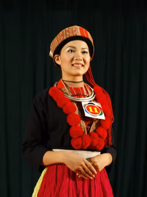 Triệu Thị Xuân - người mặc trang phục dân tộc đẹp nhất 