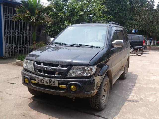 Chiếc ô tô bảy chỗ chở cá thể Báo hoa mai đông lạnh