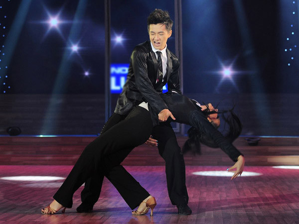 Màn biểu diễn của Ngô Kiến Huy. Màn biểu diễn của Ngô Kiến Huy