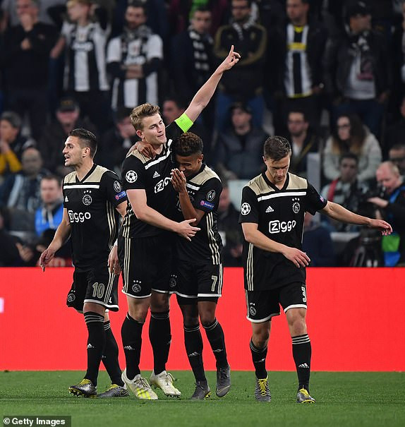 Messi gieo sầu cho M.U, Barcelona vào bán kết Champions League ảnh 25