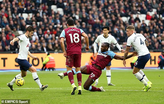 West Ham 2-3 Tottenham: Mourinho mở hàng may mắn ảnh 14