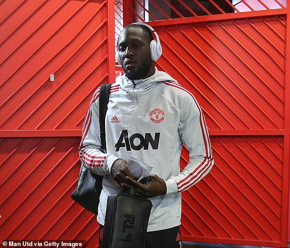 Chia điểm với M.U, Liverpool trở lại ngôi đầu bảng ảnh 4