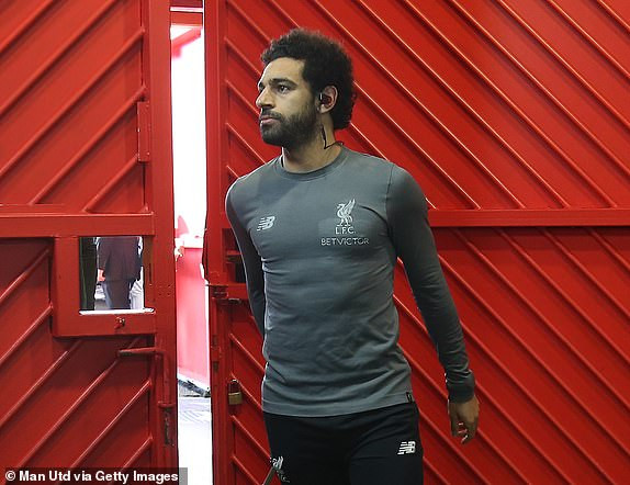 Chia điểm với M.U, Liverpool trở lại ngôi đầu bảng ảnh 2