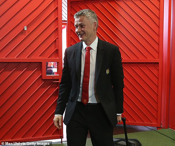 Chia điểm với M.U, Liverpool trở lại ngôi đầu bảng ảnh 3