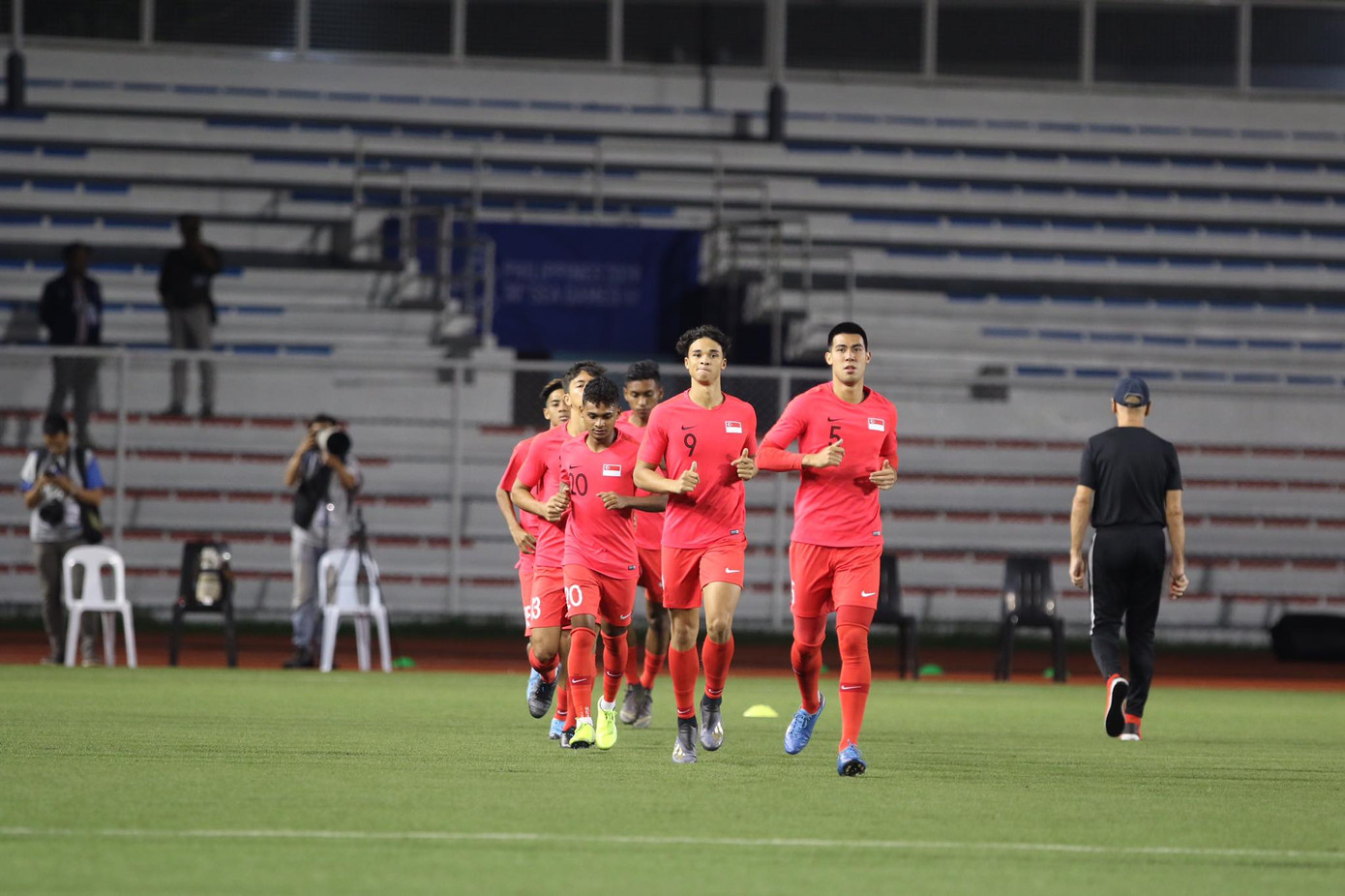 Hà Đức Chinh lập công, U22 Việt Nam thắng nhọc Singapore ảnh 12