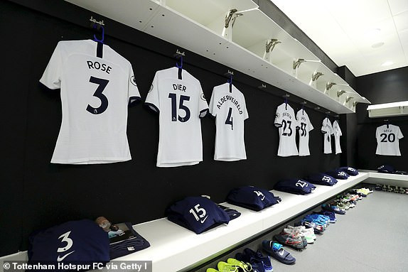 West Ham 2-3 Tottenham: Mourinho mở hàng may mắn ảnh 3