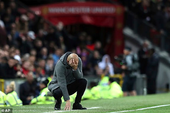 Man City hạ gục M.U, tái chiếm ngôi đầu Ngoại hạng Anh ảnh 16