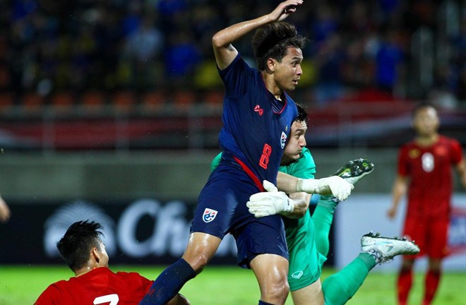 HLV Park Hang Seo lĩnh thẻ, tuyển Việt Nam chia điểm với Thái Lan ảnh 18