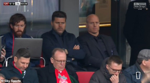 Thắng kịch tính Tottenham, Liverpool tái chiếm ngôi đầu Ngoại hạng Anh ảnh 8