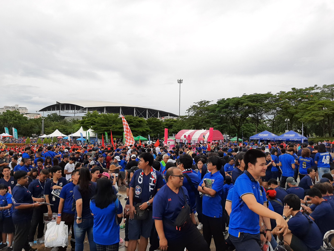 HLV Park Hang Seo lĩnh thẻ, tuyển Việt Nam chia điểm với Thái Lan ảnh 10