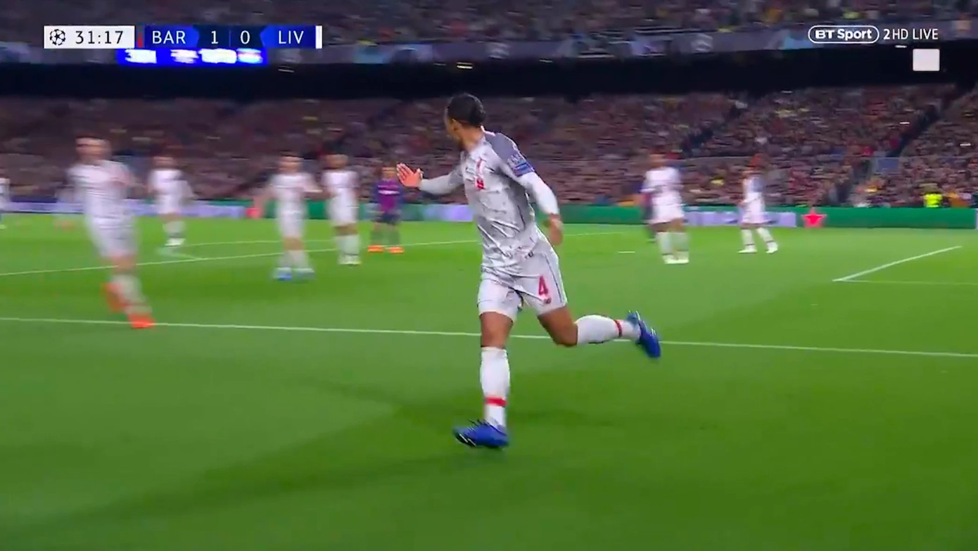 Hậu vệ đắt giá của Liverpool sợ Messi, phải cầu cứu đồng đội ảnh 2