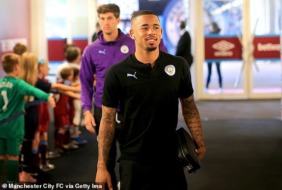 Sterling lập hat-trick, Man City vùi dập West Ham ảnh 4