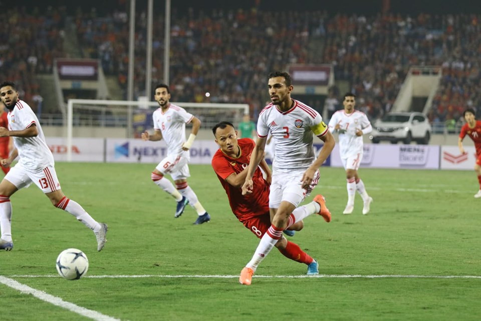 Đánh bại UAE, tuyển Việt Nam lên đầu bảng ảnh 28