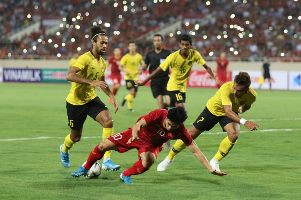 Quang Hải lập công, Việt Nam đánh bại Malaysia ảnh 25