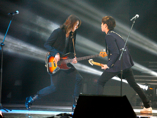 cac chàng trai CN Blue