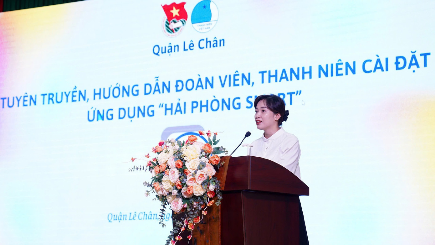 Tại hội nghị, chị Hà Thị Minh Châu - Bí thư Quận Đoàn Lê Chân đã chia sẻ những kế hoạch, phần việc của cơ sở đã triển khai thời gian qua, với nhiều mô hình, hoạt động phân loại rác thải tại nguồn đạt được kết quả ấn tượng. Qua đó, góp phần bảo vệ môi trường khu dân cư, tổ dân phố.