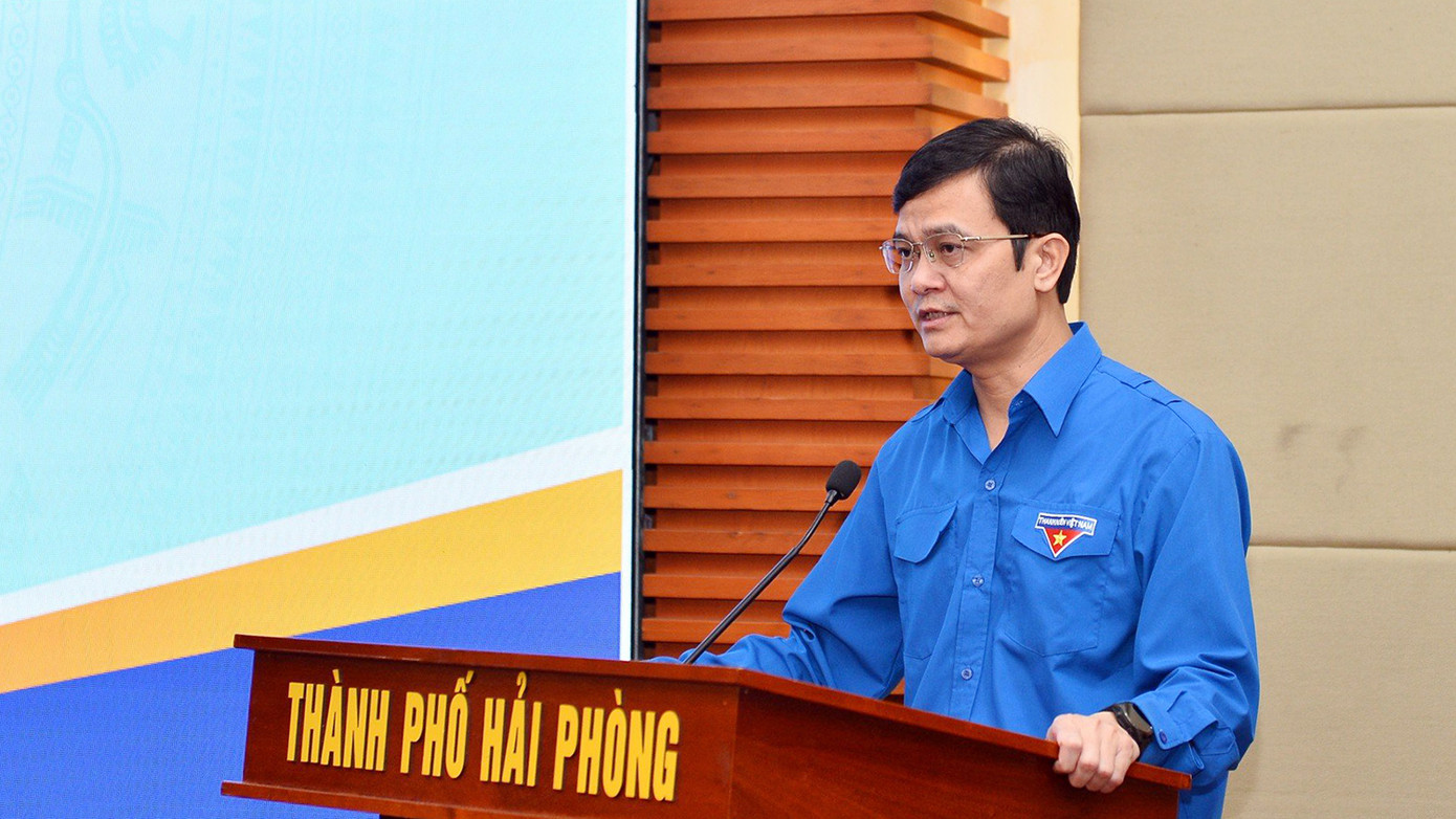 Anh Bùi Quang Huy - Bí thư thứ nhất Trung ương Đoàn phát biểu tại hội nghị. Anh Bùi Quang Huy - Bí thư thứ nhất Trung ương Đoàn phát biểu tại hội nghị.