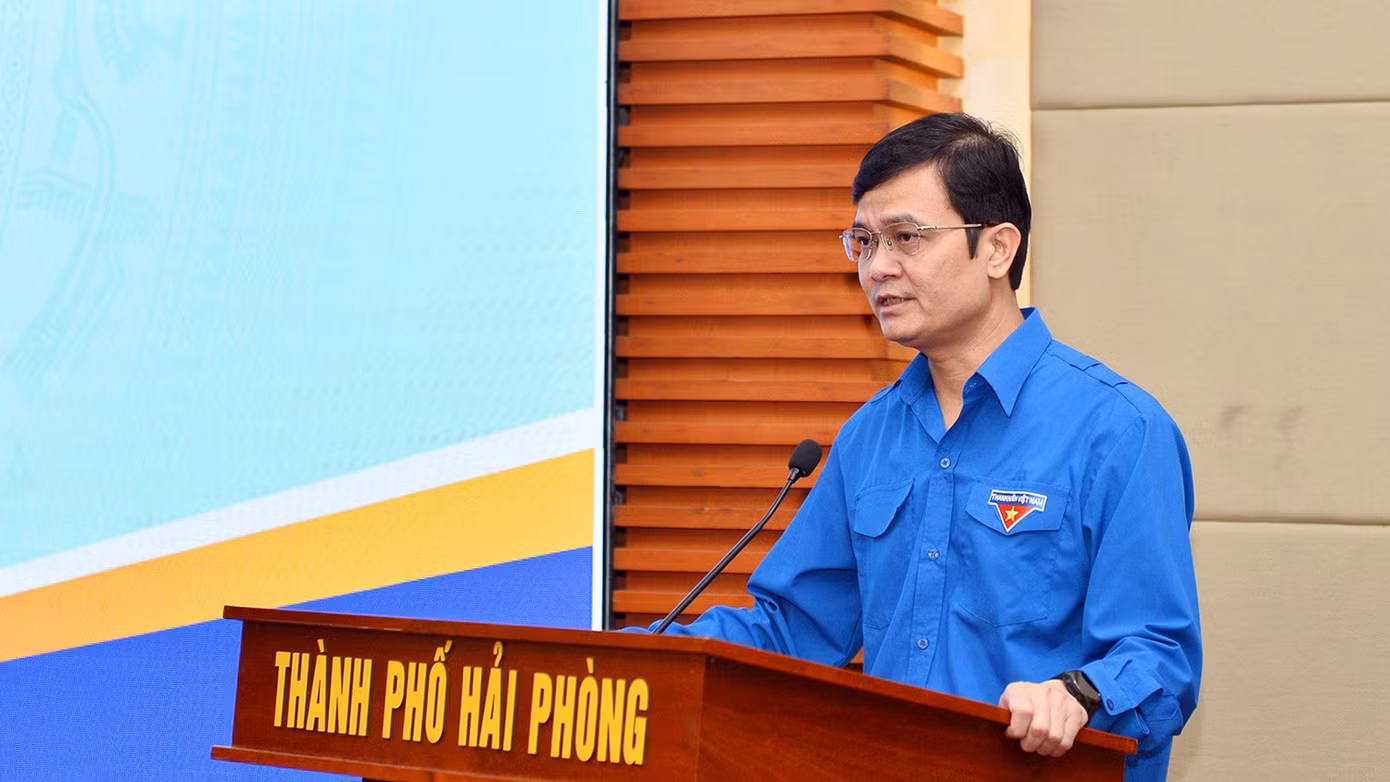 Anh Bùi Quang Huy - Bí thư thứ nhất Trung ương Đoàn phát biểu tại hội nghị.