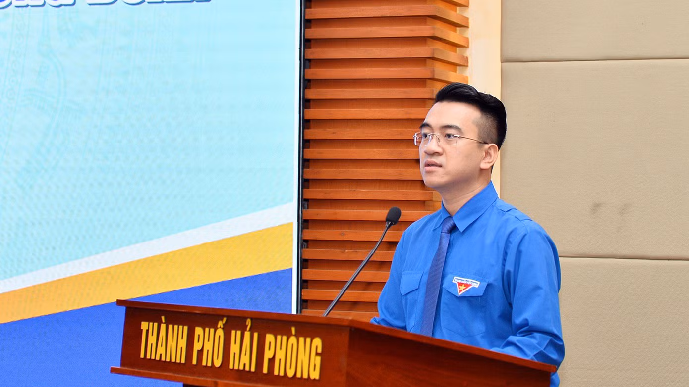 Anh Lê Khắc Nguyên Anh - tân Bí thư Thành Đoàn Hải Phòng phát biểu nhận nhiệm vụ.