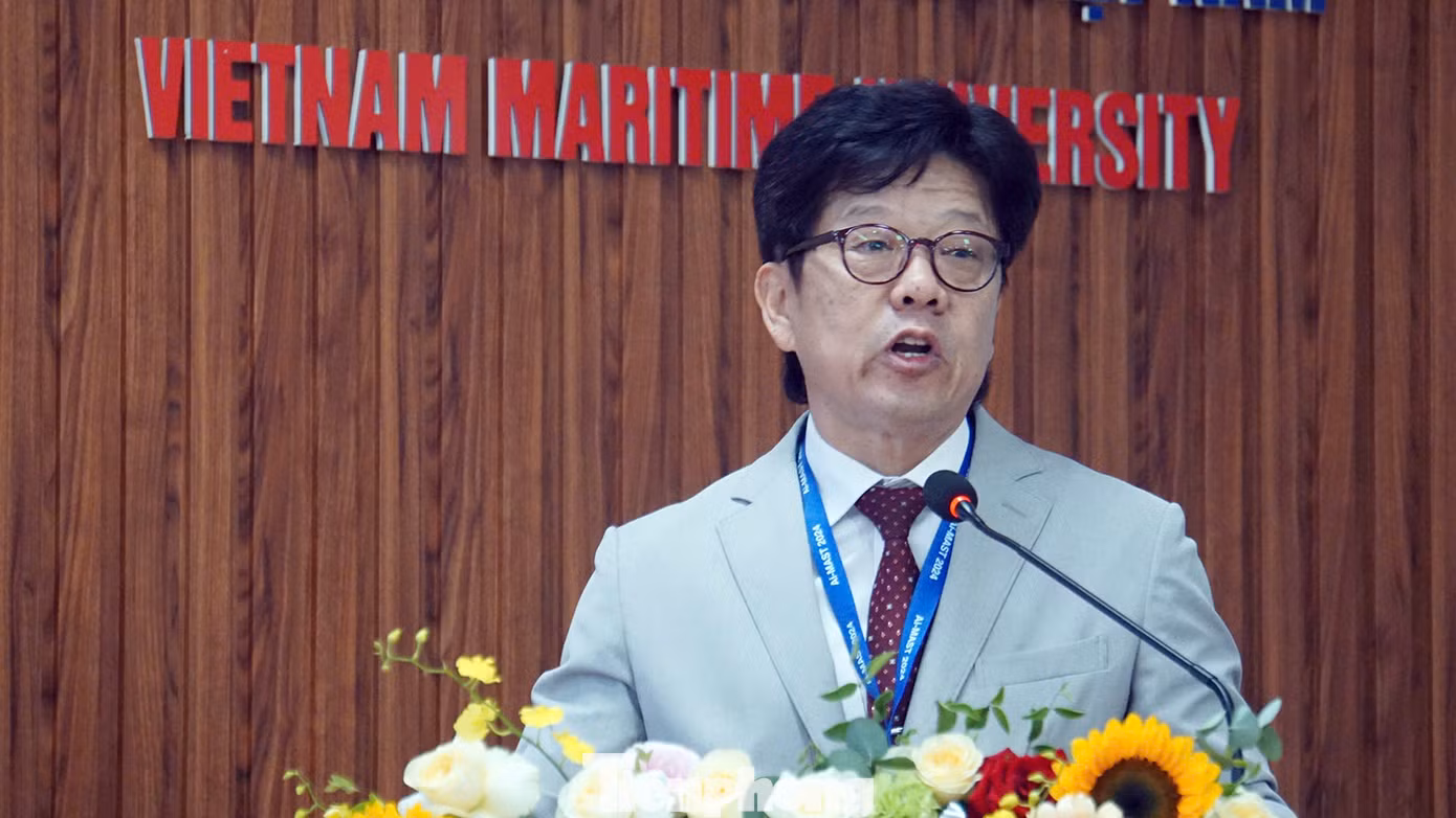 Hiệp hội Kinh tế Cảng biển Hàn Quốc phát biểu tại hội thảo.