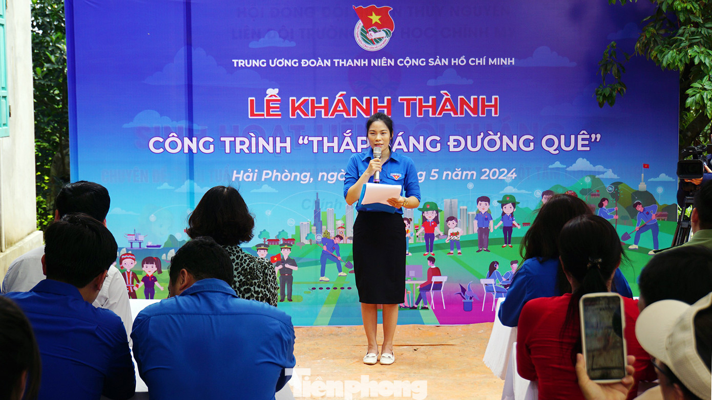 Sau đó, đoàn công tác dự Lễ khánh thành công trình thanh niên "Thắp sáng đường quê" tại thôn 12, xã Chính Mỹ (huyện Thủy Nguyên, TP Hải Phòng). Cùng dự với các đại biểu có sự tham dự của chính quyền địa phương và người dân thôn 12, xã Chính Mỹ. Sau đó, đoàn công tác dự Lễ khánh thành công trình thanh niên "Thắp sáng đường quê" tại thôn 12, xã Chính Mỹ (huyện Thủy Nguyên, TP Hải Phòng). Cùng dự với các đại biểu có sự tham dự của chính quyền địa phương và người dân thôn 12, xã Chính Mỹ.