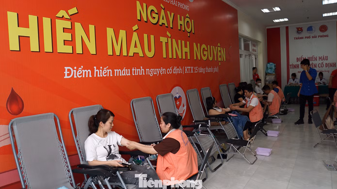 Trong buổi ra mắt "Điểm hiến máu tình nguyện cố định" tại TP Hải Phòng, hàng trăm đoàn viên thanh niên, người dân thành phố Cảng đã tới đăng ký hiến máu. Với việc ra mắt điểm hiến máu cố định sẽ góp phần tạo điều kiện thuận lợi cho người hiến máu có thể thường xuyên, chủ động lựa chọn thời gian phù hợp với cá nhân, không cần phải chờ tới các đợt phát động hiến máu. Qua đó, nâng cao hiệu quả công tác tiếp nhận máu liên tục, mở rộng các đối tượng hiến, giúp người bệnh được hỗ trợ cấp cứu và điều trị kịp thời.