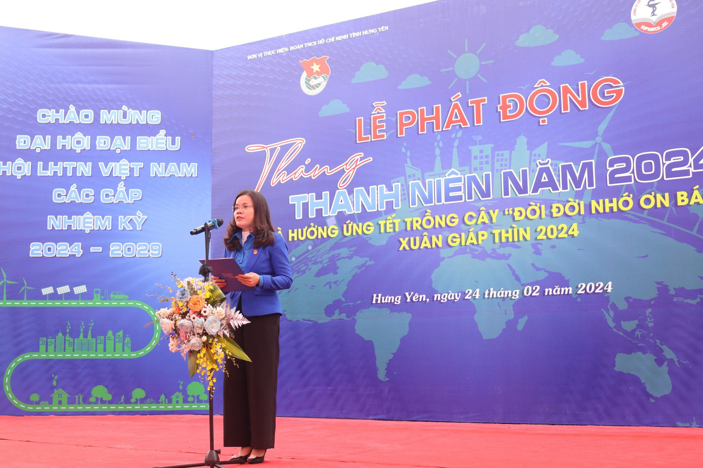Chị Vũ Hồng Luyến - Bí thư Tỉnh Đoàn Hưng Yên phát biểu tại buổi Lễ phát động "Tháng Thanh niên 2024" tại Hưng Yên.