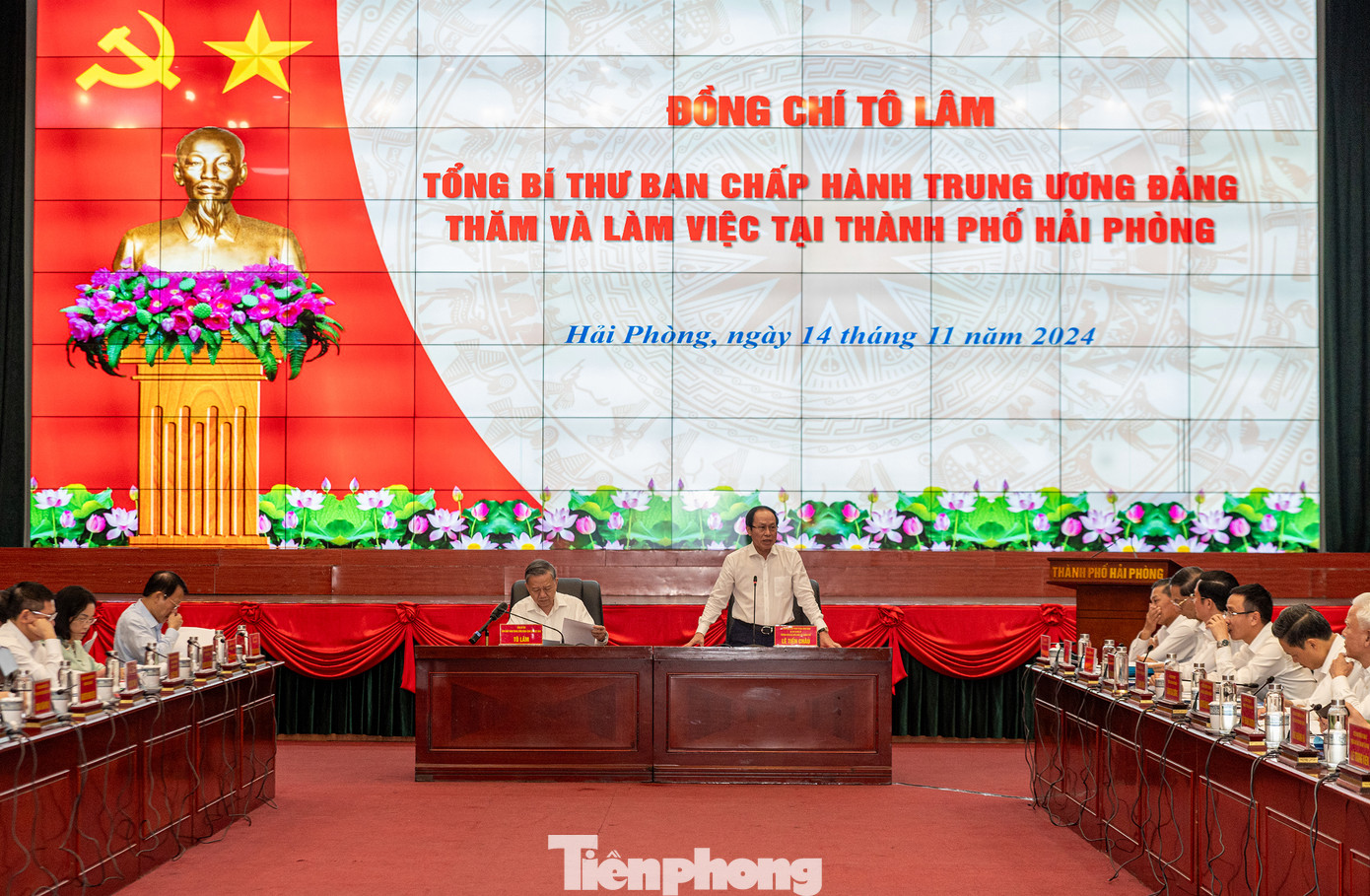 Quang cảnh buổi làm việc. Ảnh: Quốc Nam Quang cảnh buổi làm việc. Ảnh: Quốc Nam