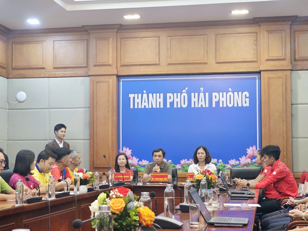 Buổi họp thông tin về giải chạy trên đảo Cát Bà dự kiến diễn ra ngày 19/10. Ảnh: Thanh Sơn