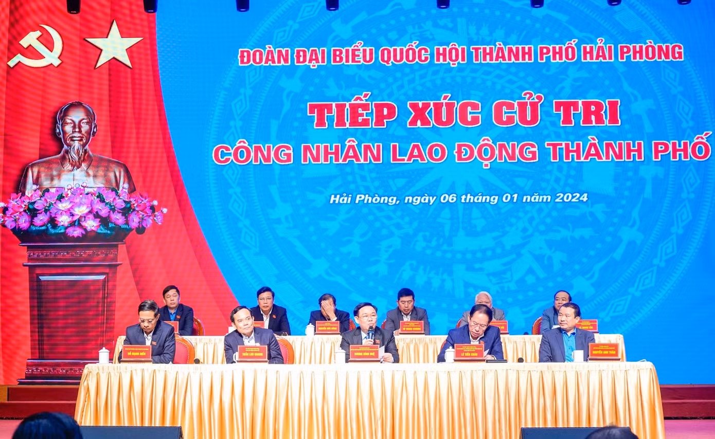 Chủ tịch Quốc hội Vương Đình Huệ tiếp xúc gần 700 công nhân, viên chức, người lao động Hải Phòng.
