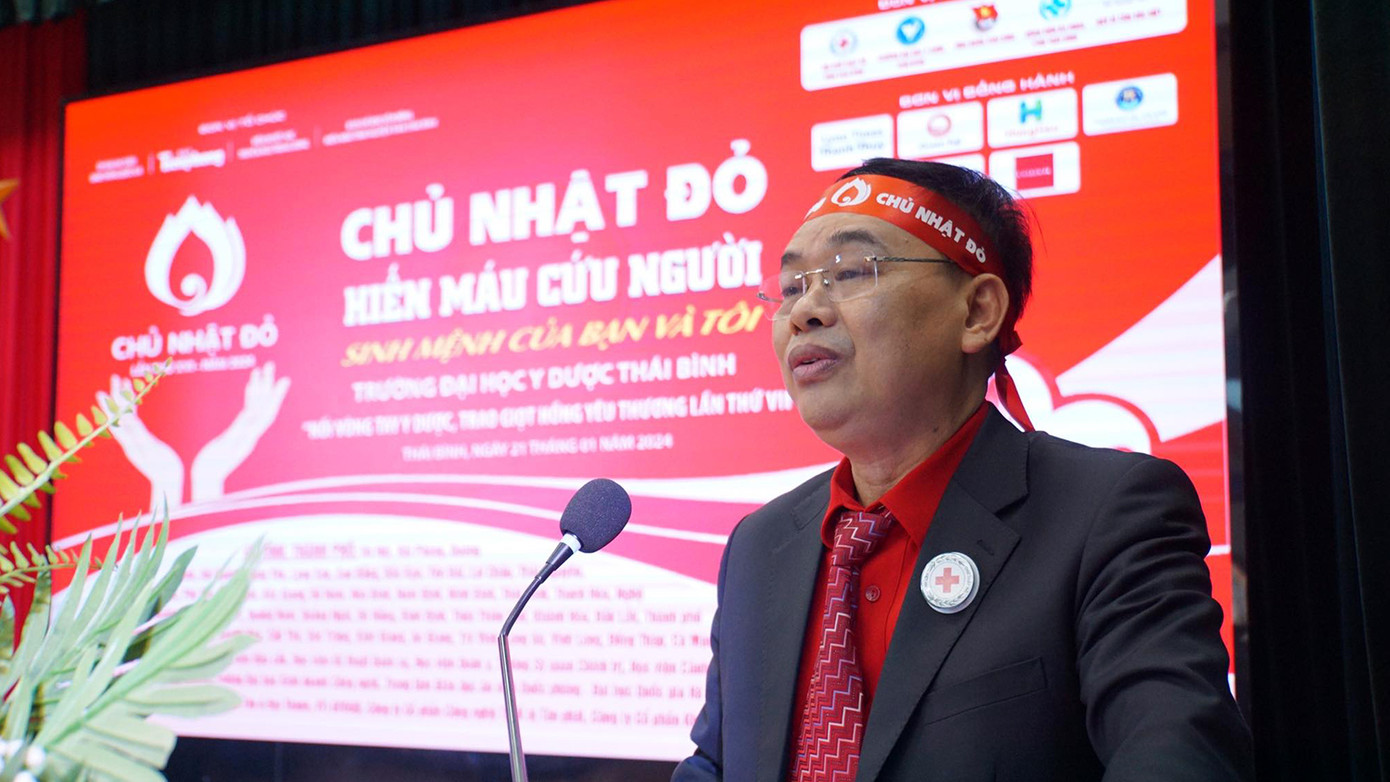 Phát biểu khai mạc, ông Vũ Đức Điến - Chủ tịch Hội Chữ thập đỏ tỉnh Thái Bình nhấn mạnh, hằng năm nhu cầu máu điều trị cho các bệnh nhân rất lớn, đặc biệt dịp Tết Nguyên đán và các bệnh nhân mắc bệnh hiểm nghèo, người gặp tai nạn. Đến nay khoa học chưa thể tạo ra máu nhân tạo mà chỉ có cách duy nhất là người khỏe mạnh hiến cho tặng hoặc mua máu để điều trị.