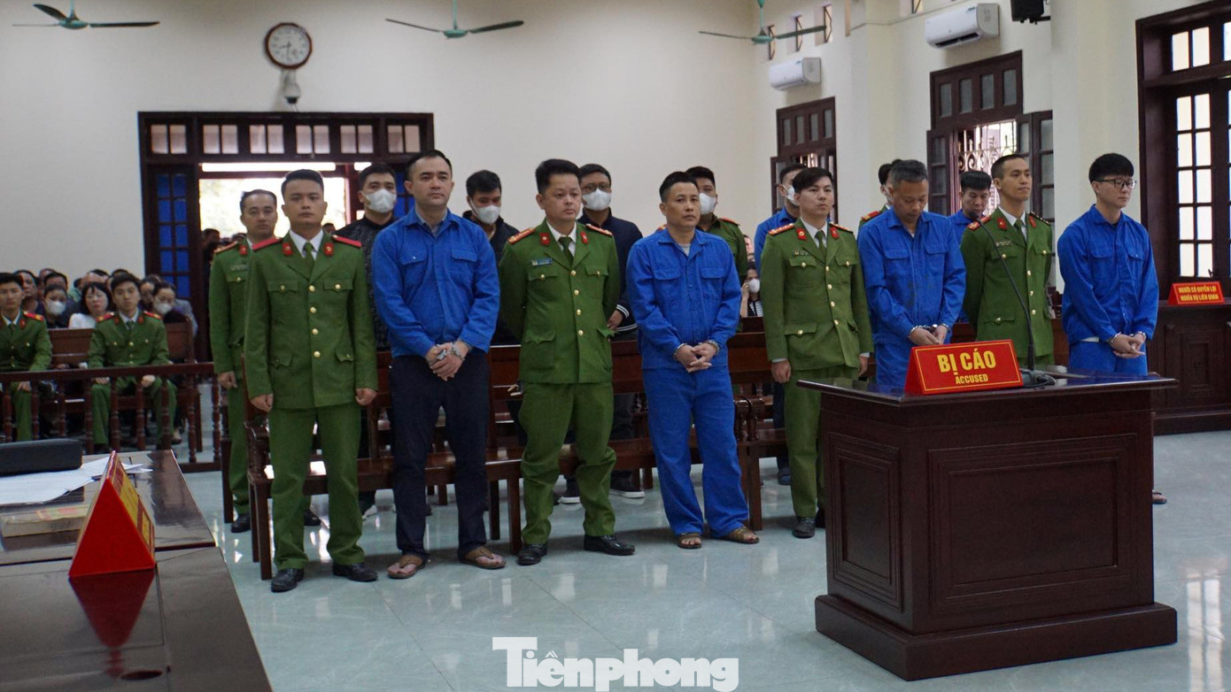 Các bị cáo tại tòa. Các bị cáo tại tòa.