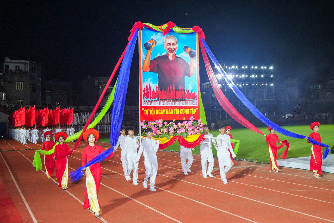 Lễ khai mạc Hội khỏe Phù Đổng toàn quốc lần thứ X, năm 2024 diễn ra tối 28/7 tại sân vận động Lạch Tray, TP Hải Phòng. Lễ khai mạc Hội khỏe Phù Đổng toàn quốc lần thứ X, năm 2024 diễn ra tối 28/7 tại sân vận động Lạch Tray, TP Hải Phòng.