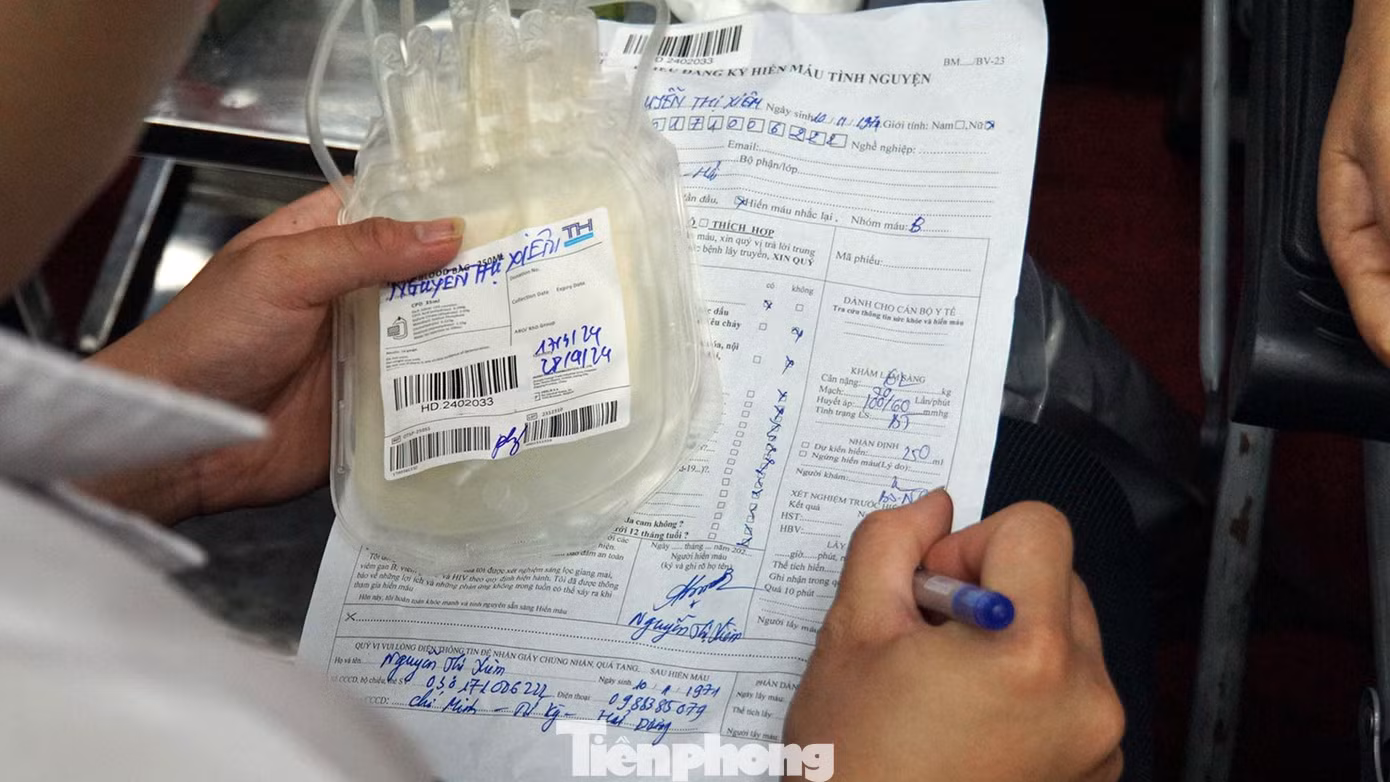 Các tình nguyện viên được lực lượng y tế kiểm tra kỹ về tình trạng sức khỏe, các thông tin này được lưu giữ và thông báo trực tiếp tới tình nguyện viên.