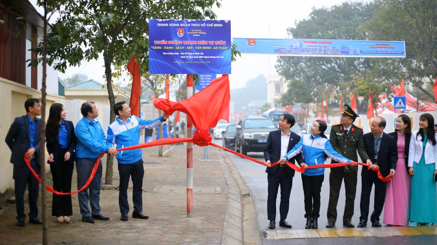 Thanh niên Hải Dương phối hợp với Trung ương Đoàn khánh thành tuyến đường thanh niên tự quản tại TP Chí Linh tháng 3/2024.
