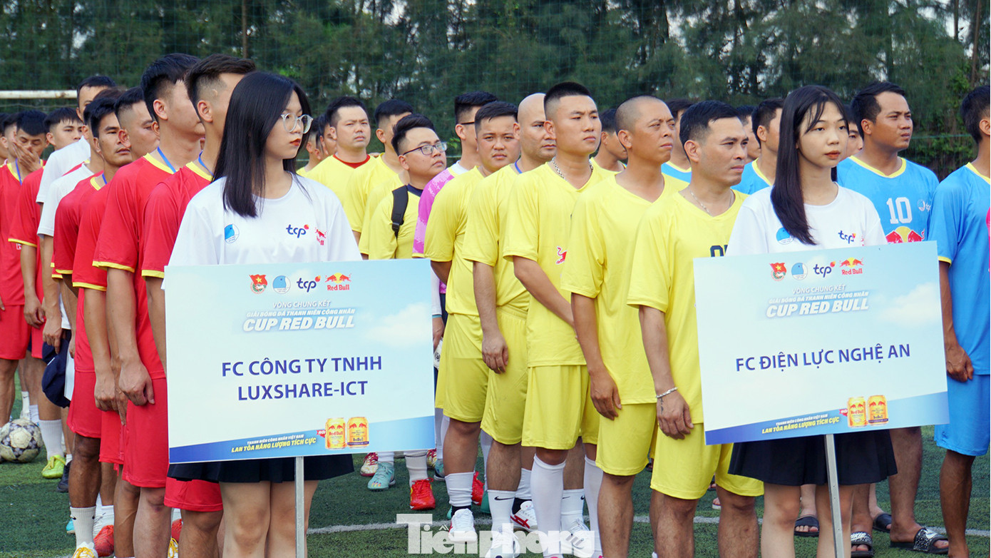 Các đội xuất sắc vượt qua vòng bảng tại 6 tỉnh thành tham gia vòng chung kết giải bóng đá thanh niên công nhân 2024.