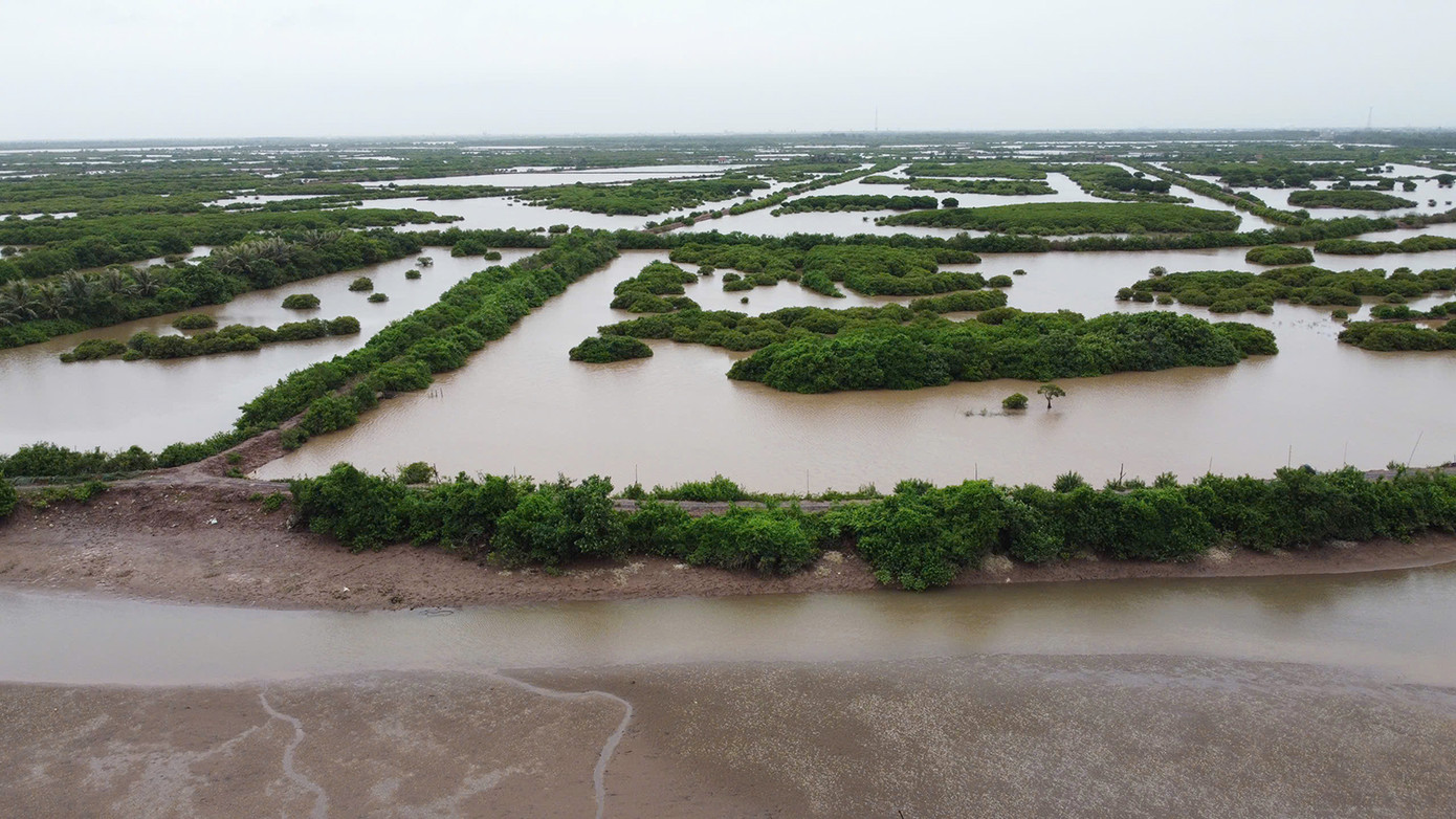 Kết hợp hài hòa giữa bảo tồn thiên nhiên với phát triển kinh tế - văn hóa - xã hội theo nguyên tắc bảo tồn và phát triển bền vững.