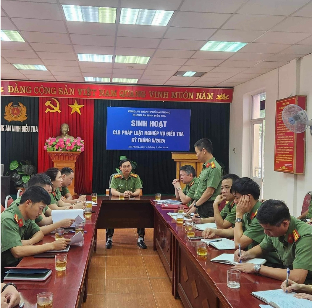 Quang cảnh sinh hoạt CLB Pháp luật nghiệp vụ điều tra của Phòng ANĐT - Công an TP Hải Phòng, tháng 5/2024.