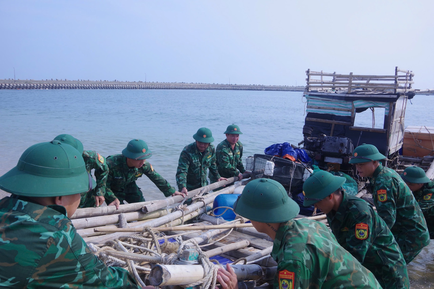 Bộ đội biên phòng cũng thành lập các đội cơ động, sẵn sàng thực hiện các nhiệm vụ, tình huống phát sinh trong công tác phòng chống bão.