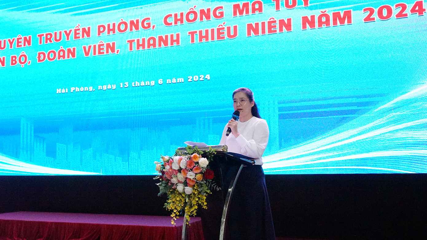 Chị Vương Toàn Thu Thủy - Bí thư Thành Đoàn Hải Phòng phát biểu khai mạc chương trình. Chị Vương Toàn Thu Thủy - Bí thư Thành Đoàn Hải Phòng phát biểu khai mạc chương trình.
