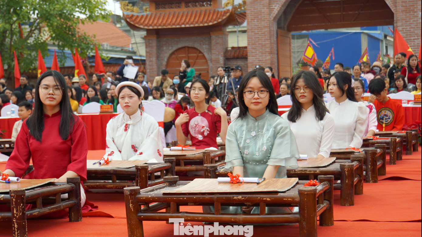 Lễ hội cũng nhằm tôn vinh cuộc đời, thân thế, sự nghiệp của Trạng nguyên Lê Ích Mộc.