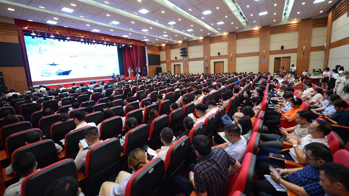 Toàn cảnh diễn đàn Logistics vùng Đồng bằng sông Hồng lần thứ V.