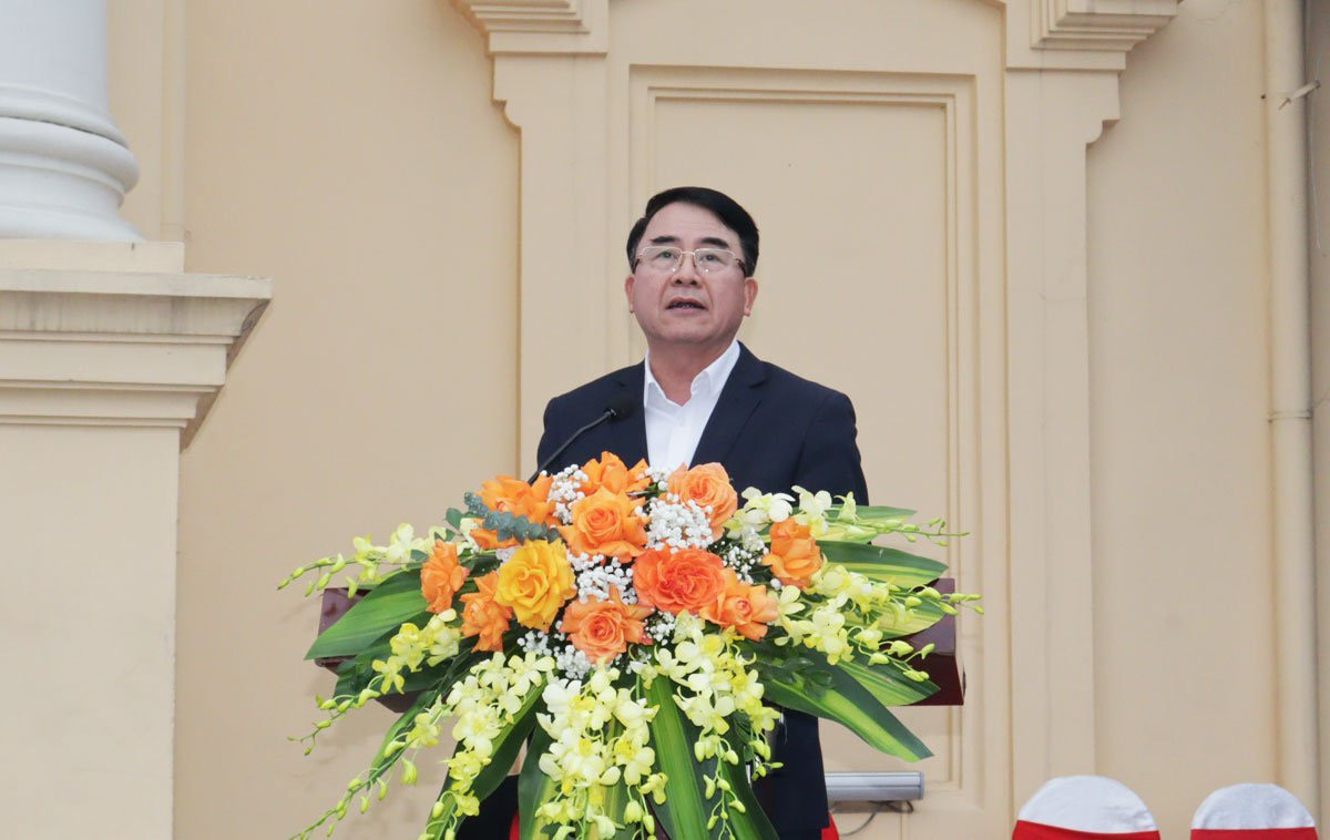 Ông Lê Khắc Nam - Phó chủ tịch UBND TP Hải Phòng kêu gọi đoàn viên thanh niên, người dân Hải Phòng tích cực tham gia ngày chạy vì sức khỏe toàn dân và các hoạt động thể thao rèn luyện sức khỏe. Ông Lê Khắc Nam - Phó chủ tịch UBND TP Hải Phòng kêu gọi đoàn viên thanh niên, người dân Hải Phòng tích cực tham gia ngày chạy vì sức khỏe toàn dân và các hoạt động thể thao rèn luyện sức khỏe.