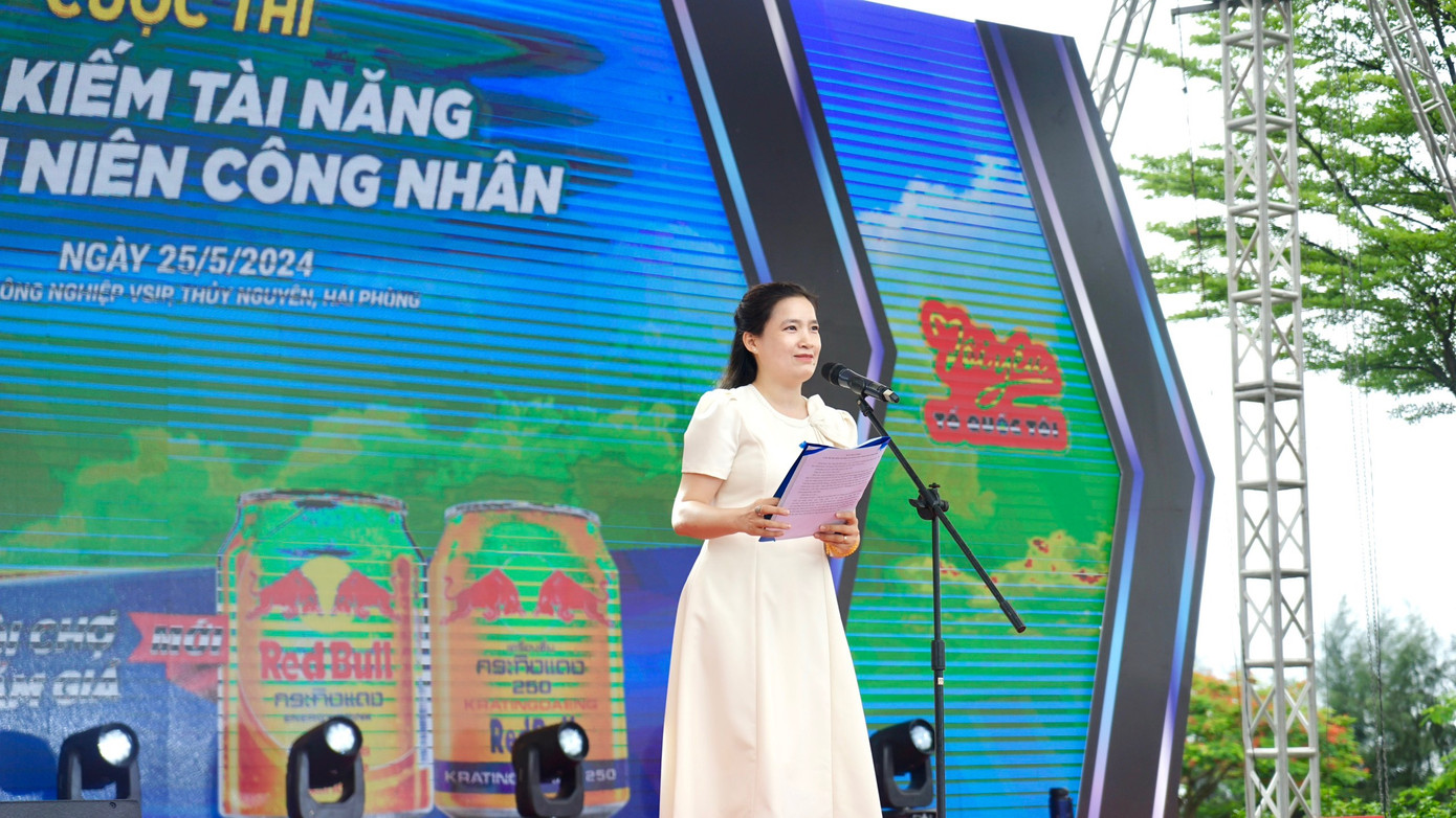 Chị Vương Toàn Thu Thủy phát biểu khai mạc cuộc thi.